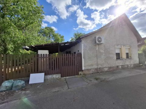 Eladó Ház 2747 Törtel Nincs utca