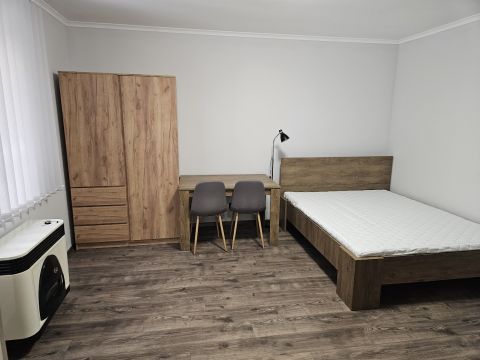 Kiadó Lakás 7623 Pécs , Egyetemi karok közelében garzon lakások kiadók!