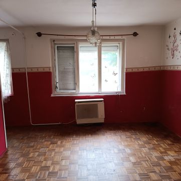 Eladó Lakás 6000 Kecskemét Földszinti lakás eladó a HALASI úton 