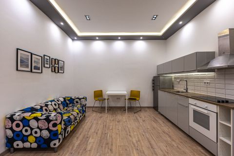 Eladó Lakás 1068 Budapest 6. kerület , KIVÁLÓ 2 SZOBÁS LAKÁS, ANDRÁSSY-HŐSÖK TERE KÖZT!!