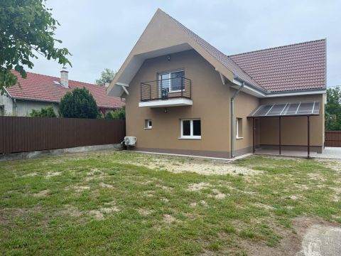 Eladó Ház 1239 Budapest 23. kerület , Soroksáron, csendes, átmenő forgalomtól mentes utcában eladó