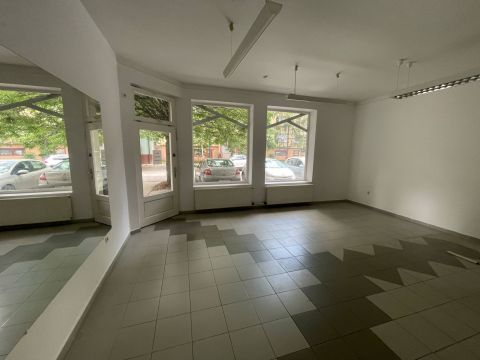 Eladó Üzlethelyiség 5900 Orosháza 