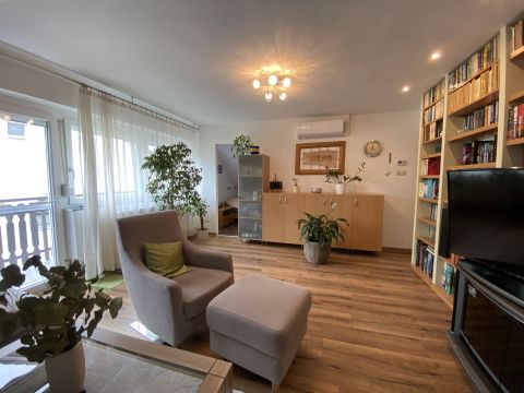 Eladó Ház 9400 Sopron , Felsőlőverekben Panorámás, 3 lakásos családi ház Eladó!