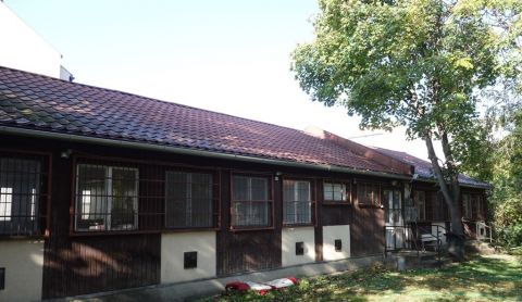 Eladó Tároló/Raktár 8000 Székesfehérvár , Belvárosi 190 m2- es irodának,tárolásra is alkalmas helyiség