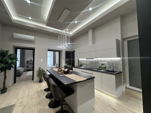 Eladó Lakás 1076 Budapest 7. kerület , DESIGN LAKÁS KIVÁLÓ ELOSZTÁSSAL