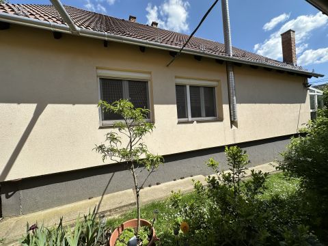 Eladó Ház 2094 Nagykovácsi , Nagykovácsiban, 280 nm nagyságú önálló családiház eladó!