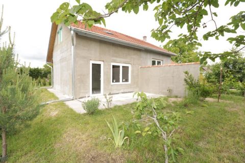 Eladó Ház 2344 Dömsöd , 2344 Dömsöd, Csendes,nyugodt környék