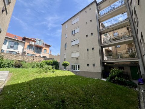 Eladó Lakás 7621 Pécs , Eladó lakás - Pécs történelmi belvárosában
