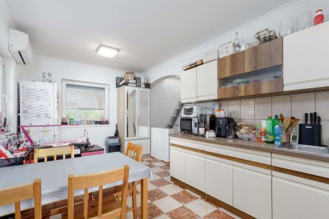 Eladó Ház 9028 Győr Szabadhegyi MOL benzinkút közelében