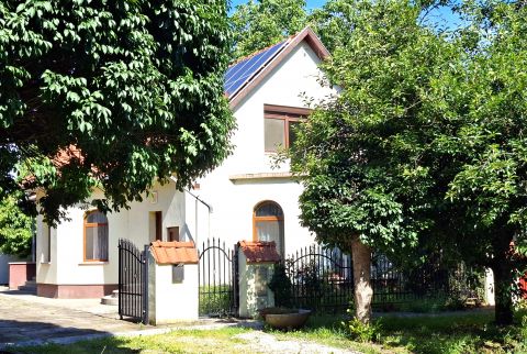 Eladó Ház 5720 Sarkad , Belváros közeli 