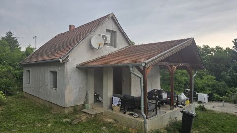 Eladó Ház 2427 Baracs HORGÁSZOK FIGYELEM!!!