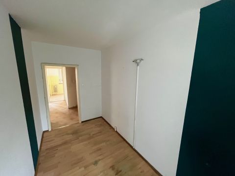 Eladó Lakás 8000 Székesfehérvár , Kigyó utca elején