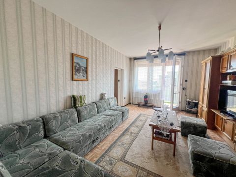 Eladó Lakás 1184 Budapest 18. kerület , Lakatostelep szívében, 8. emeleti napfényes lakás
