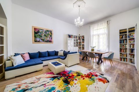 Eladó Lakás 1145 Budapest 14. kerület Herminamezőn villa épület gyönyörű lakása, garázzsal!