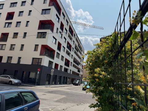 Eladó Lakás 1089 Budapest 8. kerület , 2 szobás 3. emeleti lakás eladó a Kálvária Residence-ben! 
