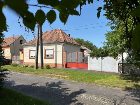 Eladó Ház 9744 Vasasszonyfa ,  családi ház - csendes mellékutcában