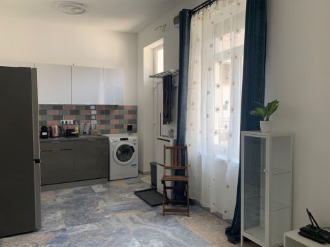 Eladó Lakás 1062 Budapest 6. kerület , FRISSEN FELÚJÍTOTT, TERÉZ KÖRÚTTÓL, WESTEND-TŐL 10 PERCRE