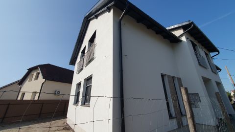Eladó Ház 2760 Nagykáta Szent István Király Étteremtől nem messze