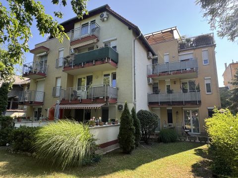 Eladó Lakás 1102 Budapest 10. kerület , 62 nm-es, 3 szoba, 6 nm erkély, teramgarázs beállóval!