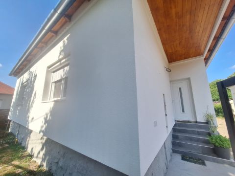 Eladó Ház 7831 Pellérd === Pellérdi teljeskörűen felújított családi ház ===