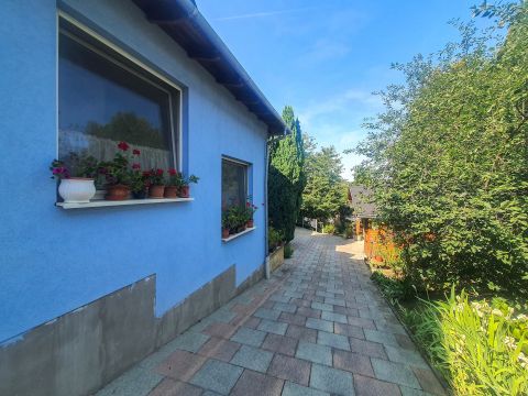 Eladó Ház 9400 Sopron , Bánfalván külön bejáratú lakrészekkel 200 m2-es lakótér.....