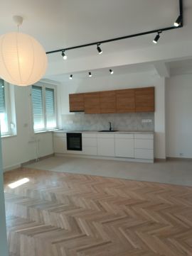 Eladó Lakás 1148 Budapest 14. kerület , 4 szobás felújított, panorámás