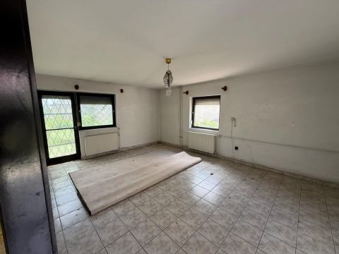 Eladó Ház 1202 Budapest 20. kerület Befektetőknek 20 kerület 3 nagy családi ház Eladó!