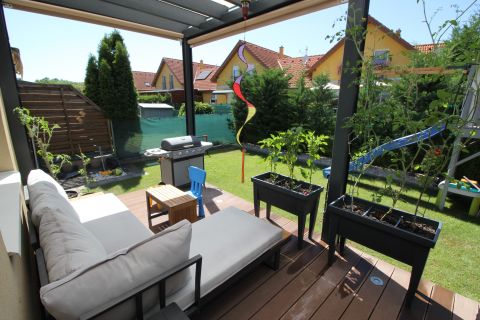Eladó Ház 6000 Kecskemét FULL felújított,NAPELEMES sorház,garázzsal!