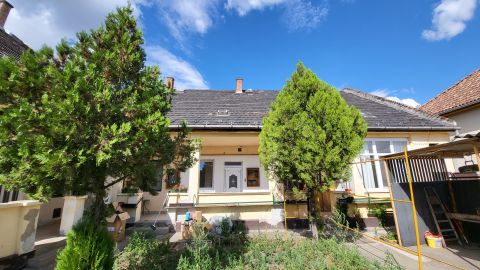 Eladó Lakás 1205 Budapest 20. kerület , Kossuth lajos közelében