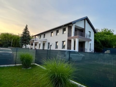 Eladó Üzlethelyiség 2111 Szada 