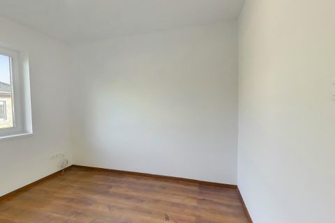 Eladó Lakás 6050 Lajosmizse NAPPALI+1 SZOBÁS KERTKAPCSOLATOS LAKÁS ELADÓ!