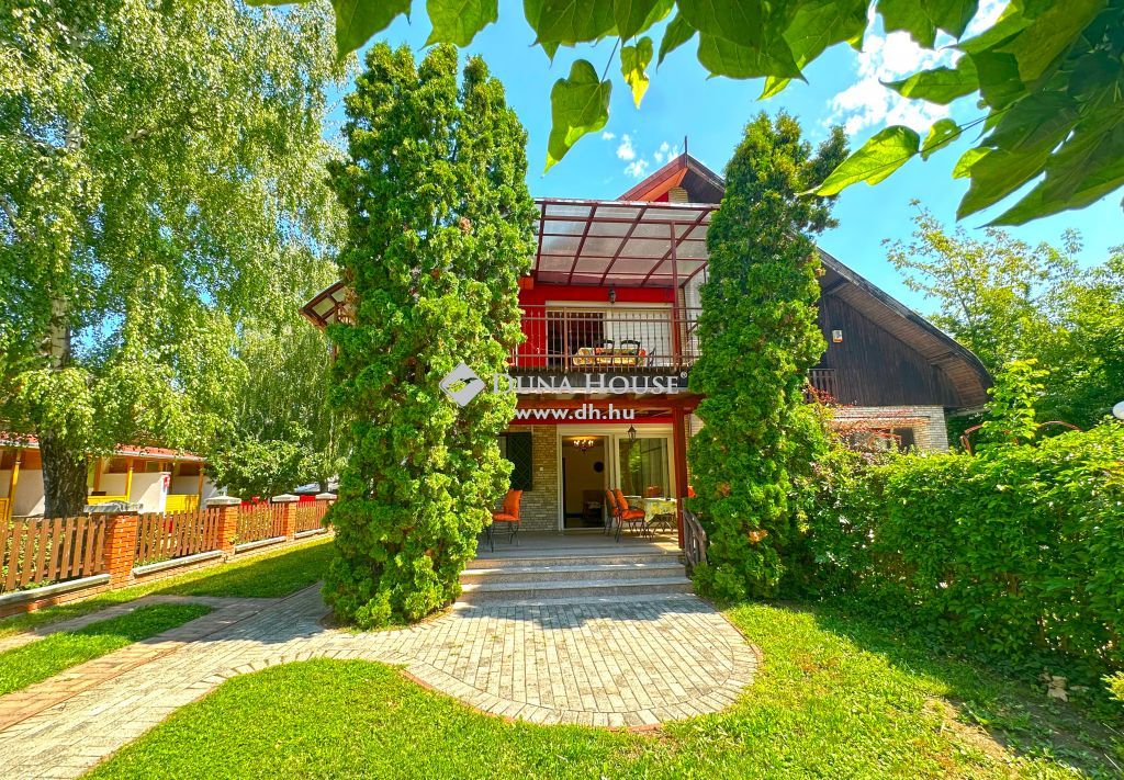 8622 Szántód , Két külön lakás egy ikerházfélben, vízparti utcában — 1/37