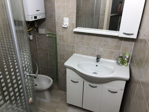 Kiadó Lakás 6000 Kecskemét Belvárosi lakás kiadó garázzsal, tárolóval 