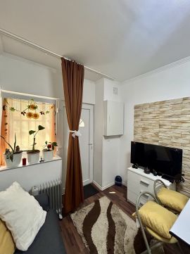 Eladó Üzlethelyiség 1083 Budapest 8. kerület , Kálvária tér