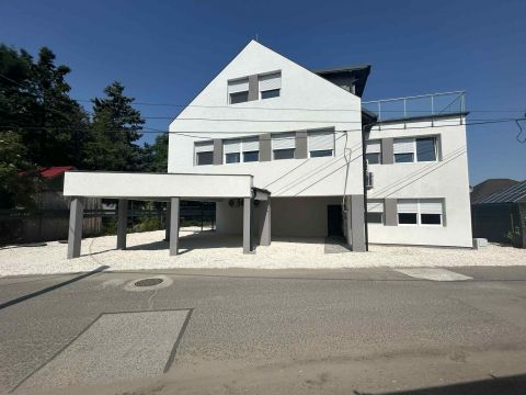 Eladó Lakás 2730 Albertirsa , Központban 
