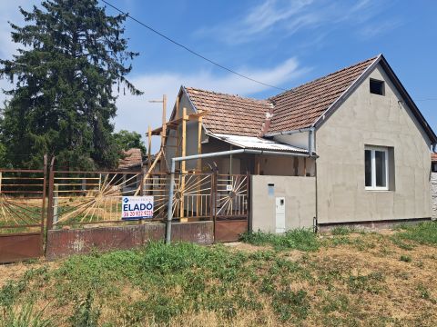 Eladó Ház 6447 Felsőszentiván , A nagy játszótérhez közel