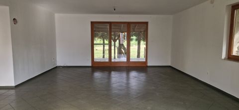 Eladó Ház 2118 Dány Dány főutcáján