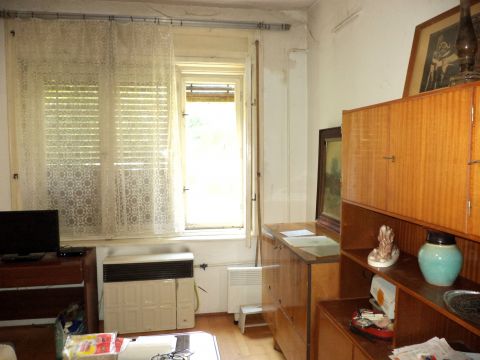 Eladó Lakás 8000 Székesfehérvár , Széna tér közelében.