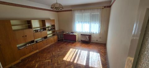 Eladó Ház 5000 Szolnok , 5000 Szolnok, Tigázzal szemben