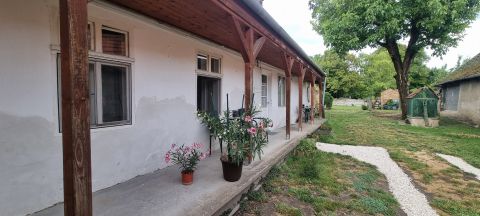 Eladó Ház 2071 Páty , Központban