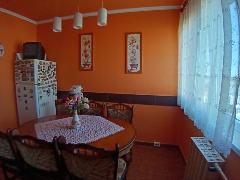 Eladó Lakás 2700 Cegléd , Szent Imre herceg u. 