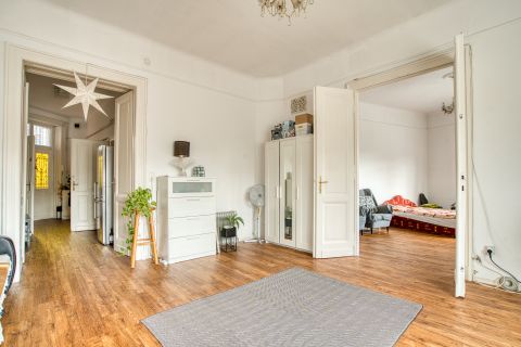 Eladó Lakás 1114 Budapest 11. kerület , Kosztolányi Dezső tér