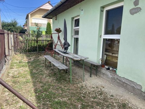 Eladó Ház 7144 Decs Decs csendes utcájában
