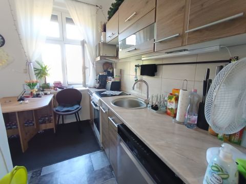 Eladó Lakás 1046 Budapest 4. kerület , Újpest  Szent László téren tégla lakás +31nm-es külön tároló