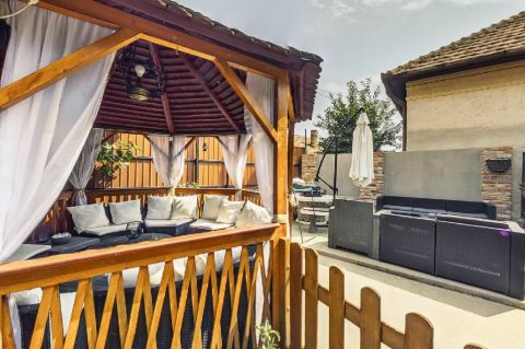 Eladó Ház 2750 Nagykőrös , 2750 Nagykőrös, Belváros széle
