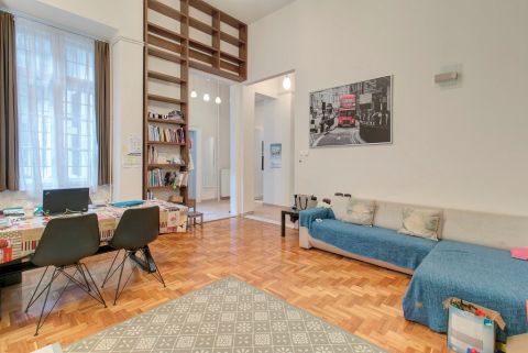 Kiadó Lakás 1051 Budapest 5. kerület , A Magyar Tudományos Akadémia közelében!