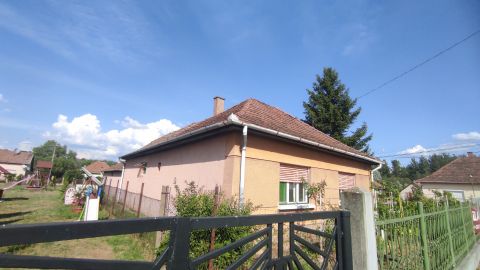 Eladó Ház 2669 Ipolyvece Ipolyvece csendes mellékutcájában