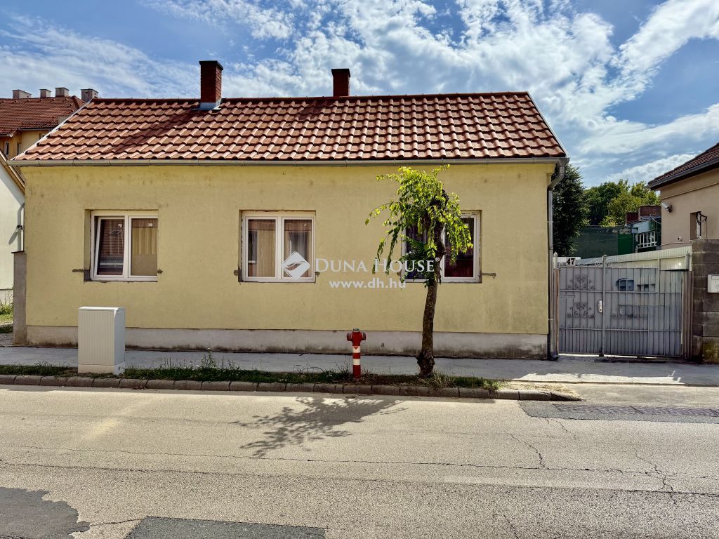 8900 Zalaegerszeg , Duna House, Kossuth Lajos utcai iroda — 1/21