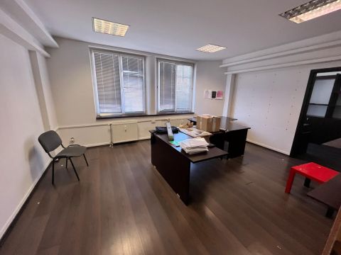 Eladó Iroda 6000 Kecskemét BELVÁROSI IRODÁHÁZBAN 100 m2-es IRODA!