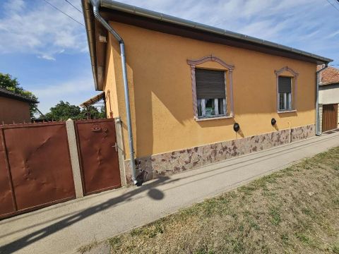 Eladó Ház 5081 Szajol 5081 Szajol, fő út